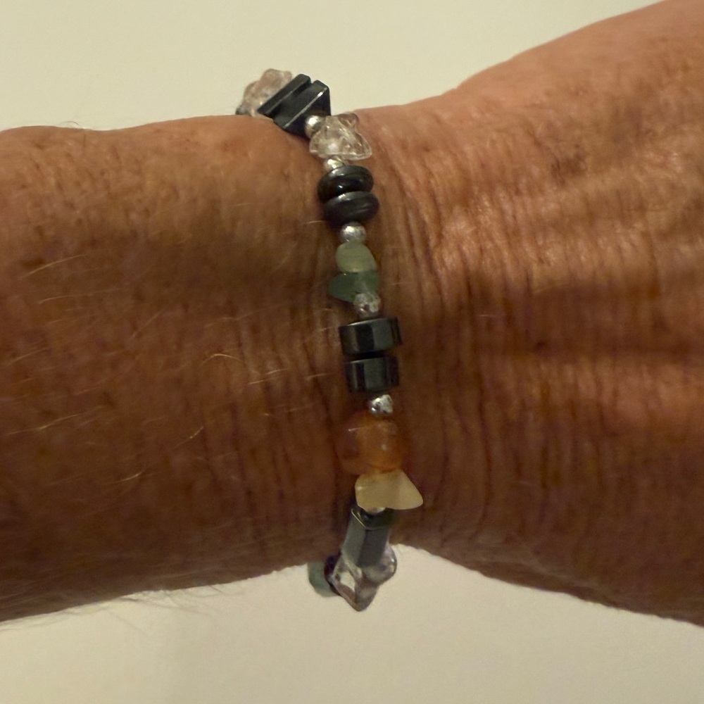 Gemstone Chip Handcrafted Natural Stone 7” Bracelet - Picture 2 of 4